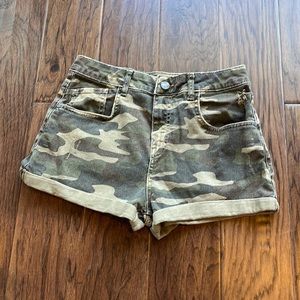Zara Camo Jean Shorts (4)